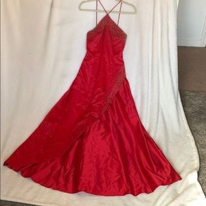 🎉HP🎉 Morgan & Co Red Silver Bead Halter Ballgown